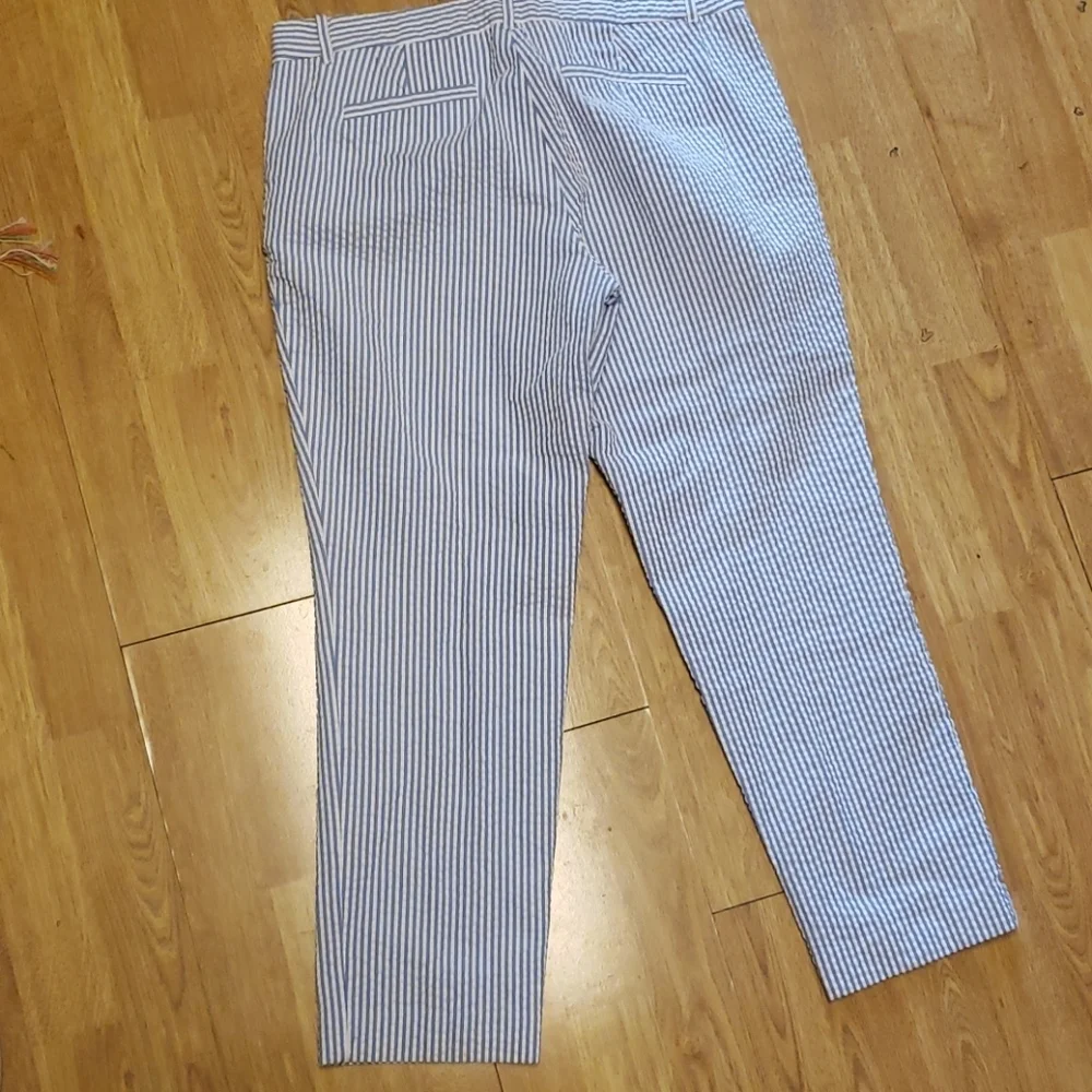 J Crew blue/white stripe seersucker Cafe Capris 8